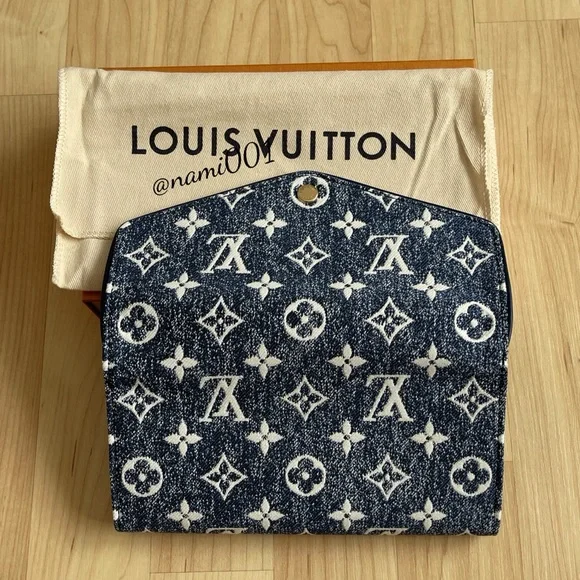 Louis Vuitton Denim Sarah Wallet - Picture 4 of 14